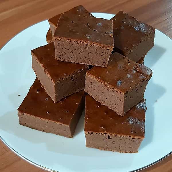 مواد لازم و آموزش کیک براونی کتویی خانگی (مرحله به مرحله) مواد لازم و آموزش کیک براونی کتویی خانگی (مرحله به مرحله)