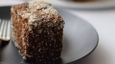 مواد لازم و آموزش کیک برشی خانگی (مرحله به مرحله)