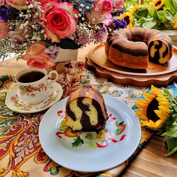 مواد لازم و آموزش کیک مرمری خانگی (مرحله به مرحله) مواد لازم و آموزش کیک مرمری خانگی (مرحله به مرحله)