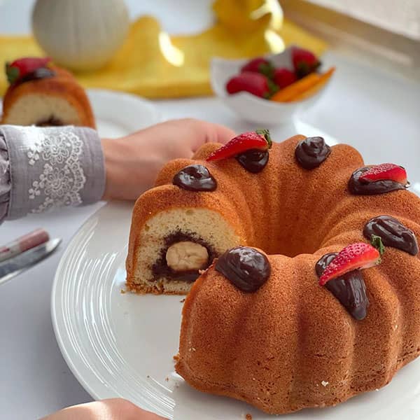 مواد لازم و آموزش کیک مغز دار خانگی (مرحله به مرحله)