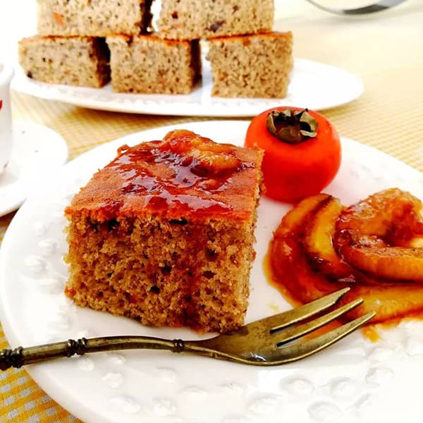 مواد لازم و آموزش کیک موز و خرمالو خانگی (مرحله به مرحله) مواد لازم و آموزش کیک موز و خرمالو خانگی (مرحله به مرحله)