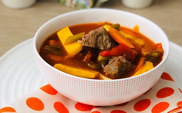 مواد لازم و آموزش گولاش خانگی (مرحله به مرحله)