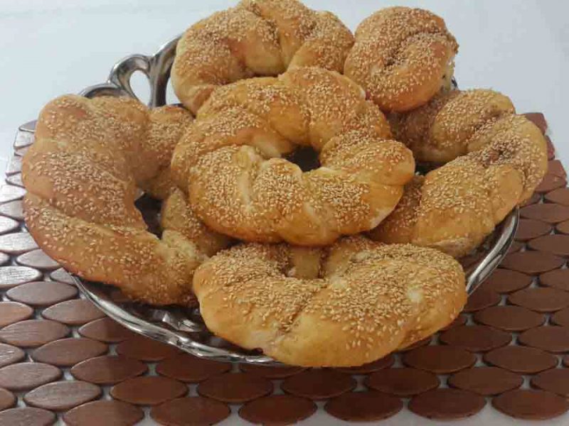 نان سیمیت : دستور تهیه نان محبوب ترکیه ای (مرحله به مرحله)