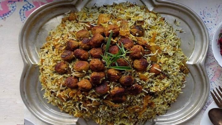 پیاز پلو اردبیلی با گوشت چرخ کرده؛ رسپی یک غذای محلی و لذیذ