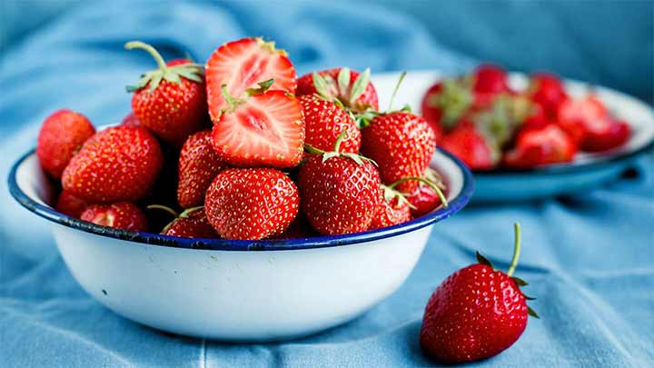۱۱ مورد از خواص مهم توت فرنگی برای سلامتی