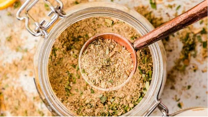 ۲ رسپی ادویه پیاز جعفری؛ خوش‌عطر و خوش‌طعم