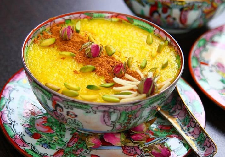 ۲۰ ایده‌ و عکس شیک و مجلسی برای تزیین شله زرد ۱۴۰۳