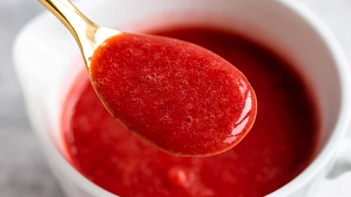 ۴ رسپی سس توت فرنگی خانگی؛ خوشرنگ و لذیذ ۴ رسپی سس توت فرنگی خانگی؛ خوشرنگ و لذیذ