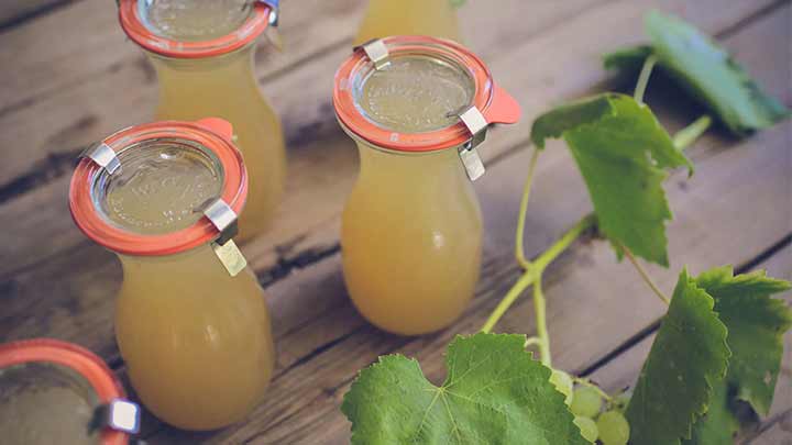 ۴ روش آسان برای نگهداری آبغوره تازه در خانه