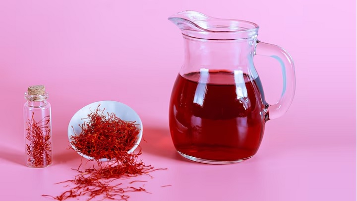 ۸ ترفند برای گرفتن رنگ بیشتر زعفران و غلیظ شدن آن ۸ ترفند برای گرفتن رنگ بیشتر زعفران و غلیظ شدن آن