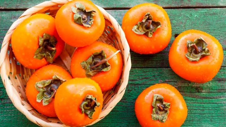 ۸ روش‌ موثر برای حفظ طراوت و کیفیت خرمالو