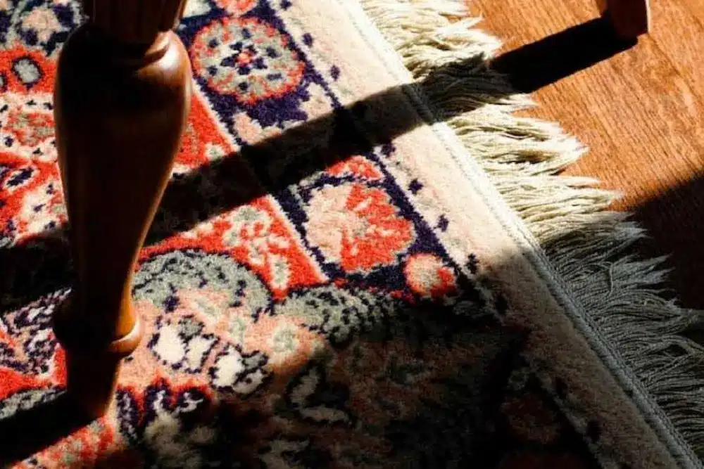 علت رنگ دادن فرش ماشینی