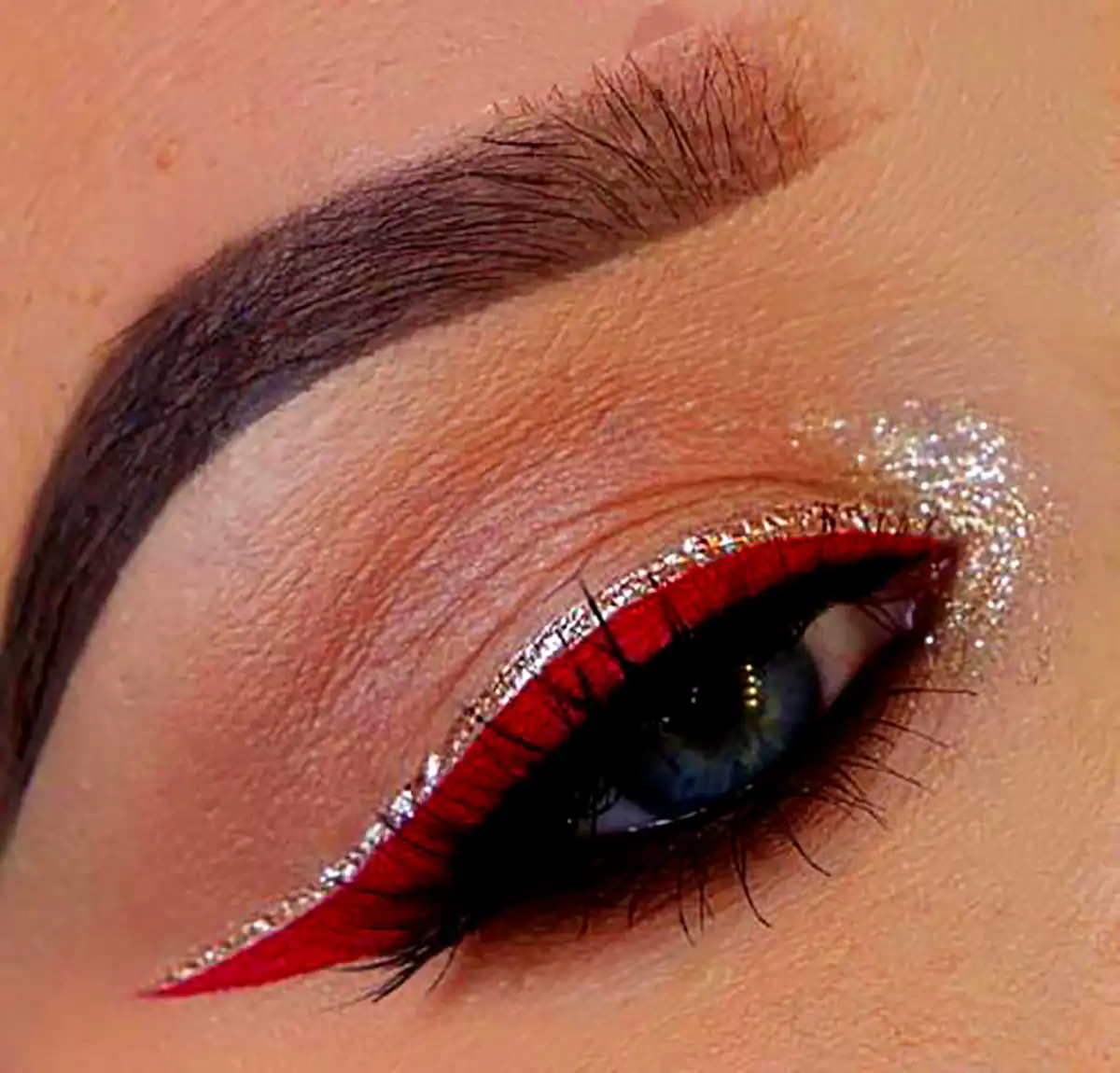 میکاپ چشم ترند چری