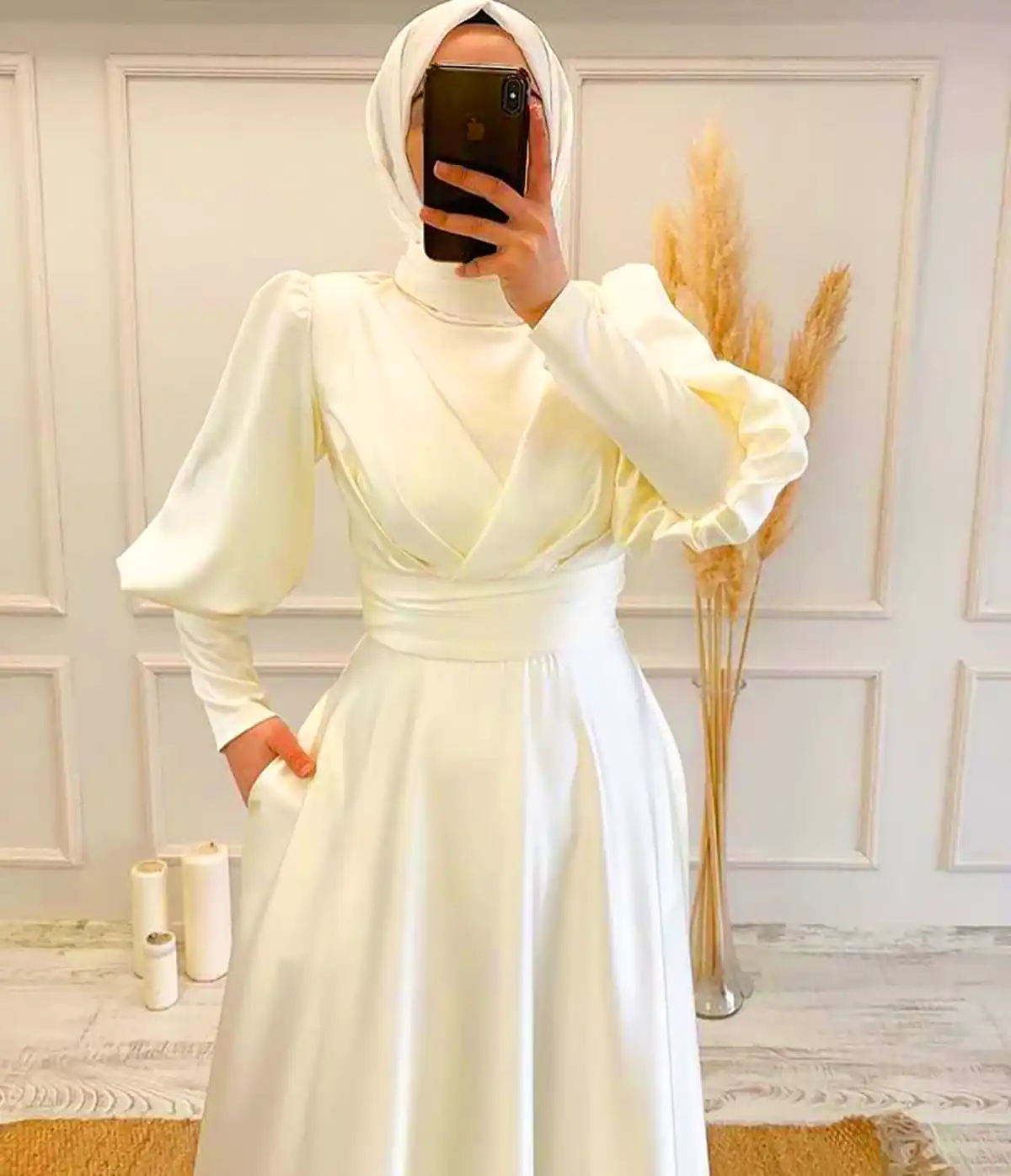 انتخاب پیراهن سفید نامزدی (جدیدترین مدل های ترند امسال ۱۴۰۴ - ۲۰۲۵) پیراهن سفید نامزدی