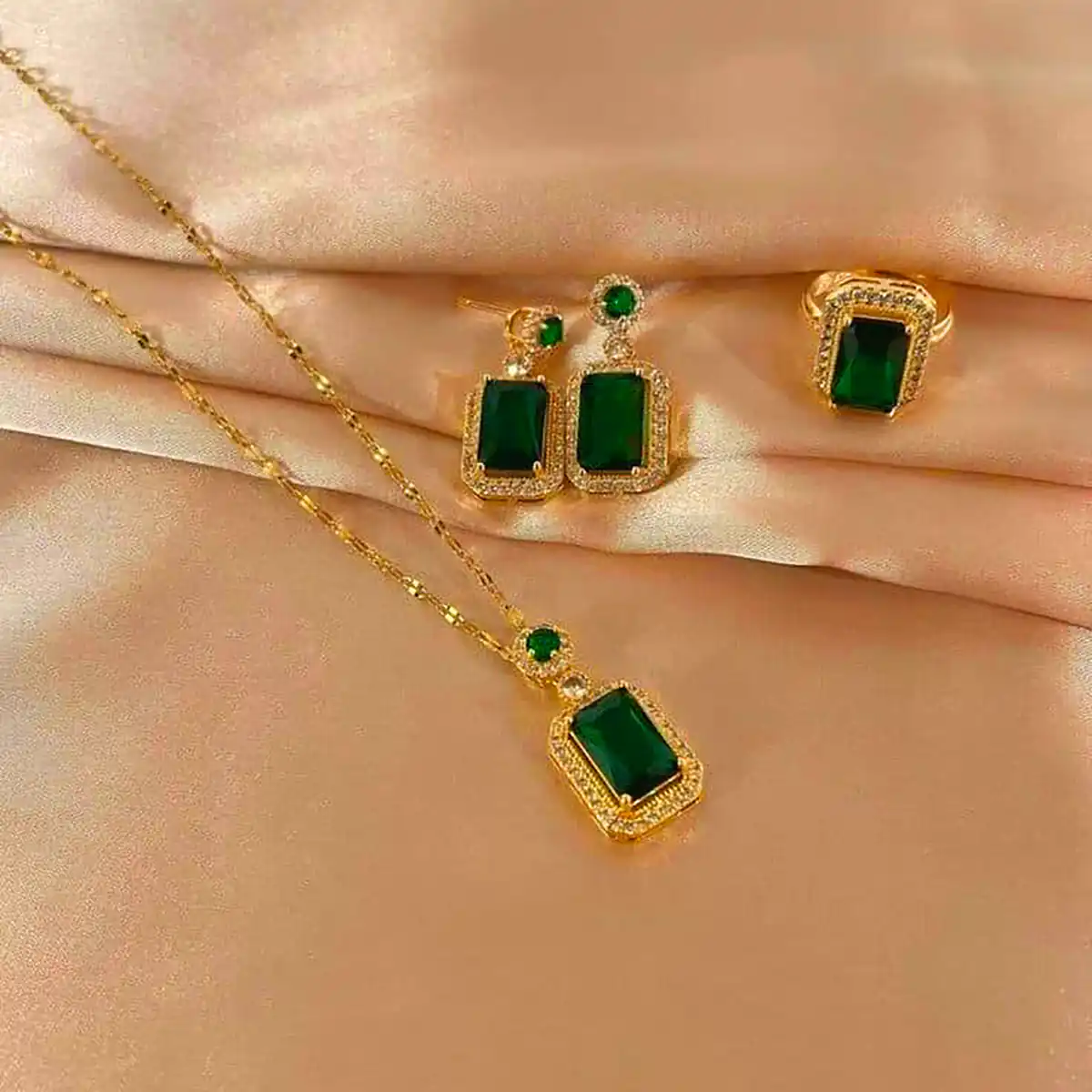 اکسسوری زمردی جدید
