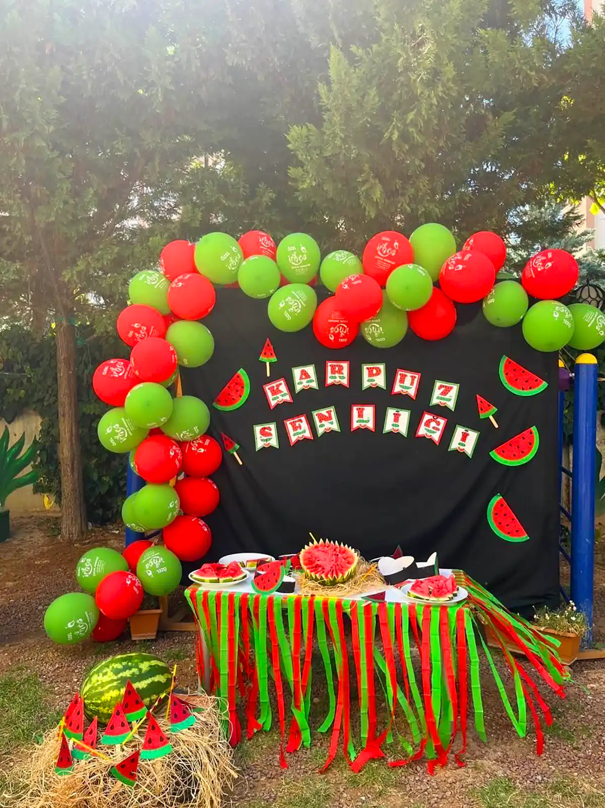 دکور ساده یلدایی مدرسه