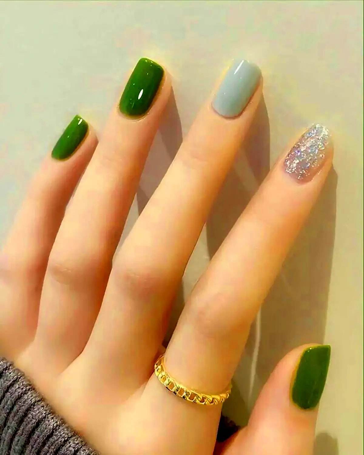 طرح ناخن دو رنگ مینیمال
