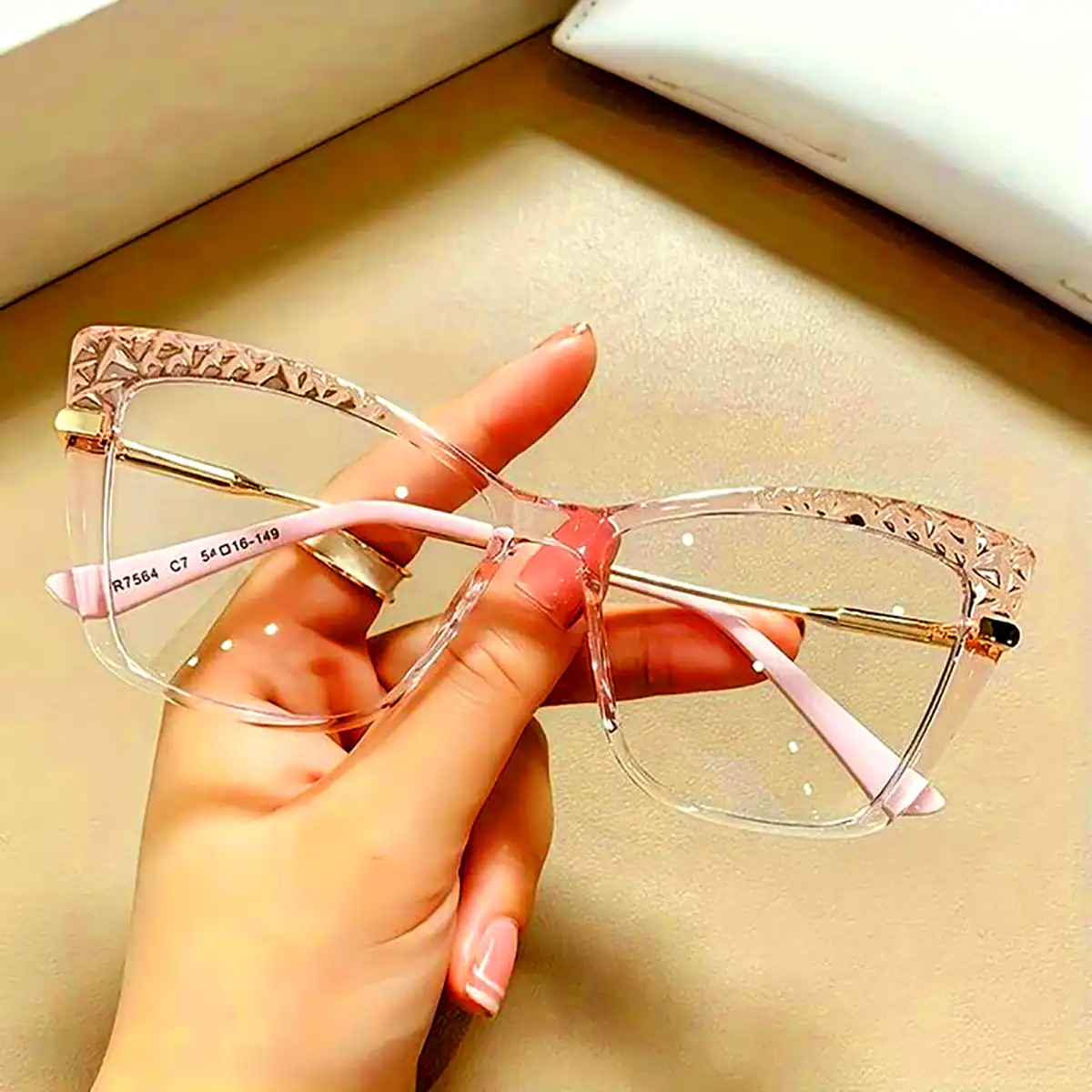 فریم عینک خاص گربه ای