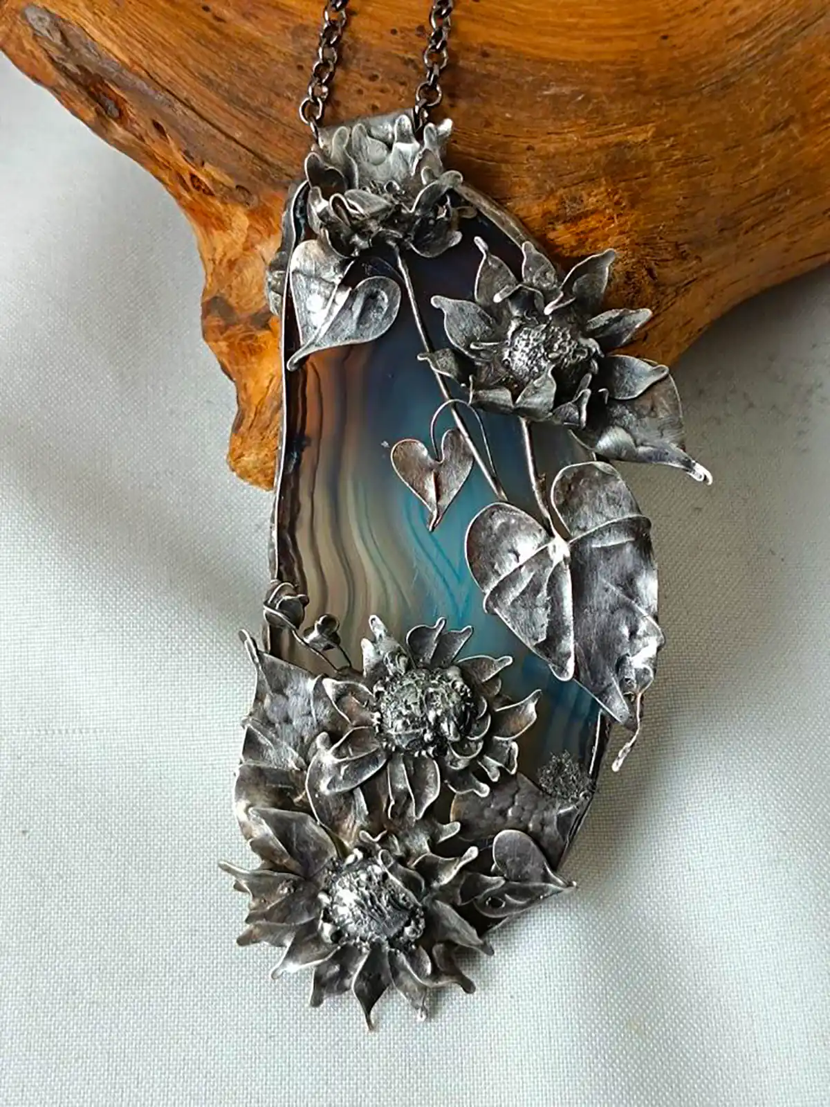گردنبند سنگی نقره (جدیدترین مدل های ترند امسال ۱۴۰۴ - ۲۰۲۵) گردنبند سنگی نقره