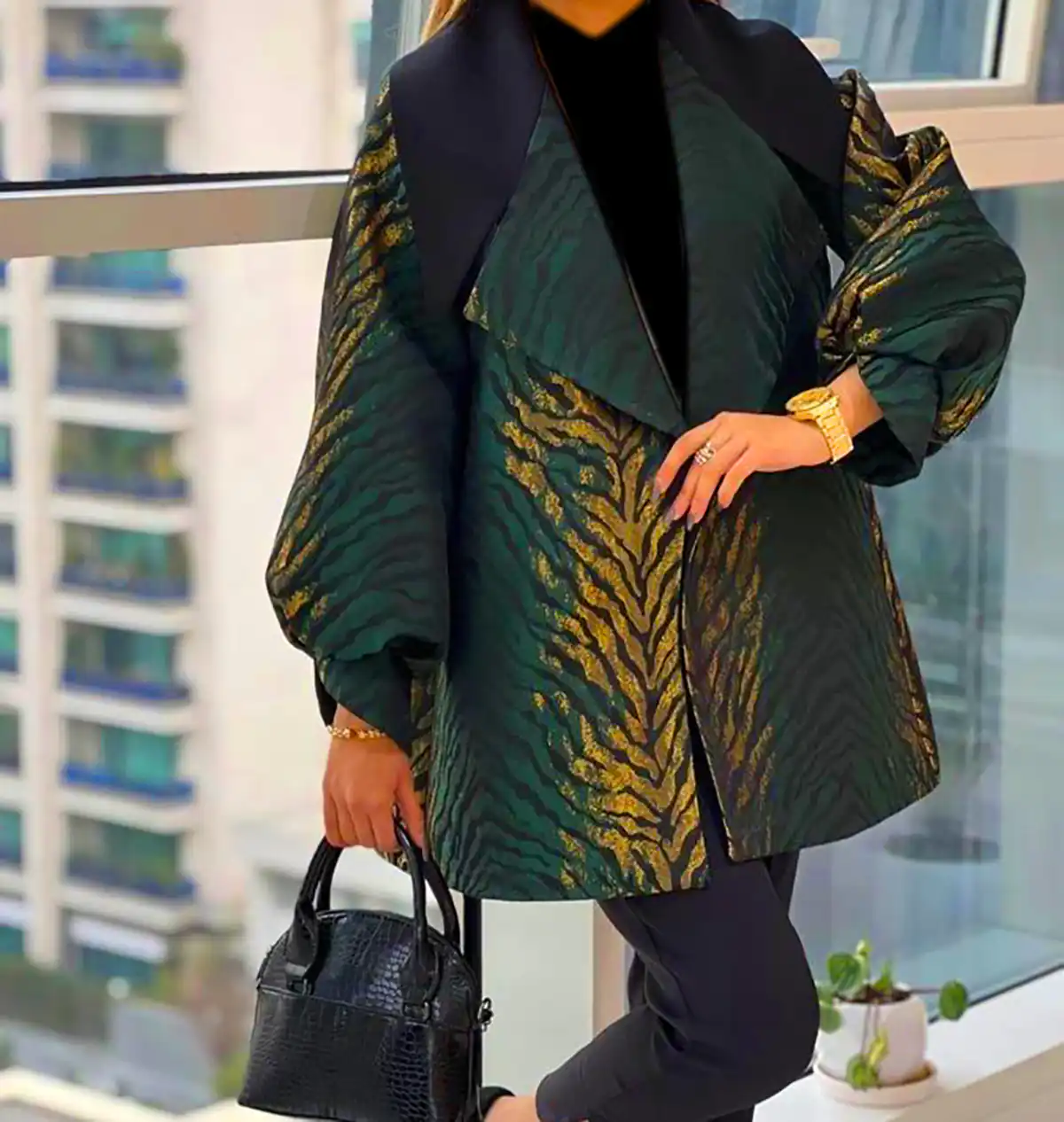 مانتو کارشده و یونیک زنانه