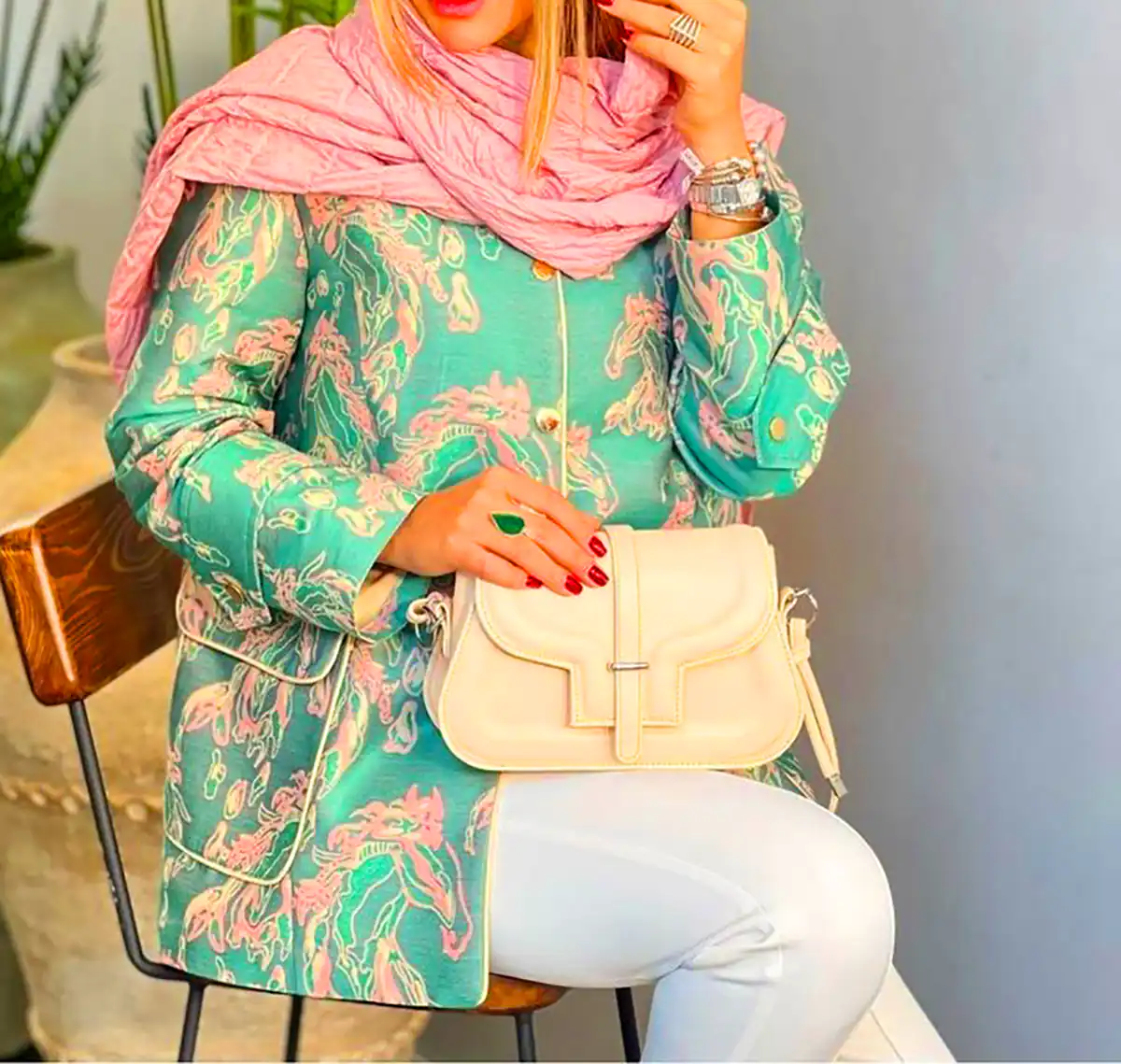 مانتو کارشده و یونیک زنانه