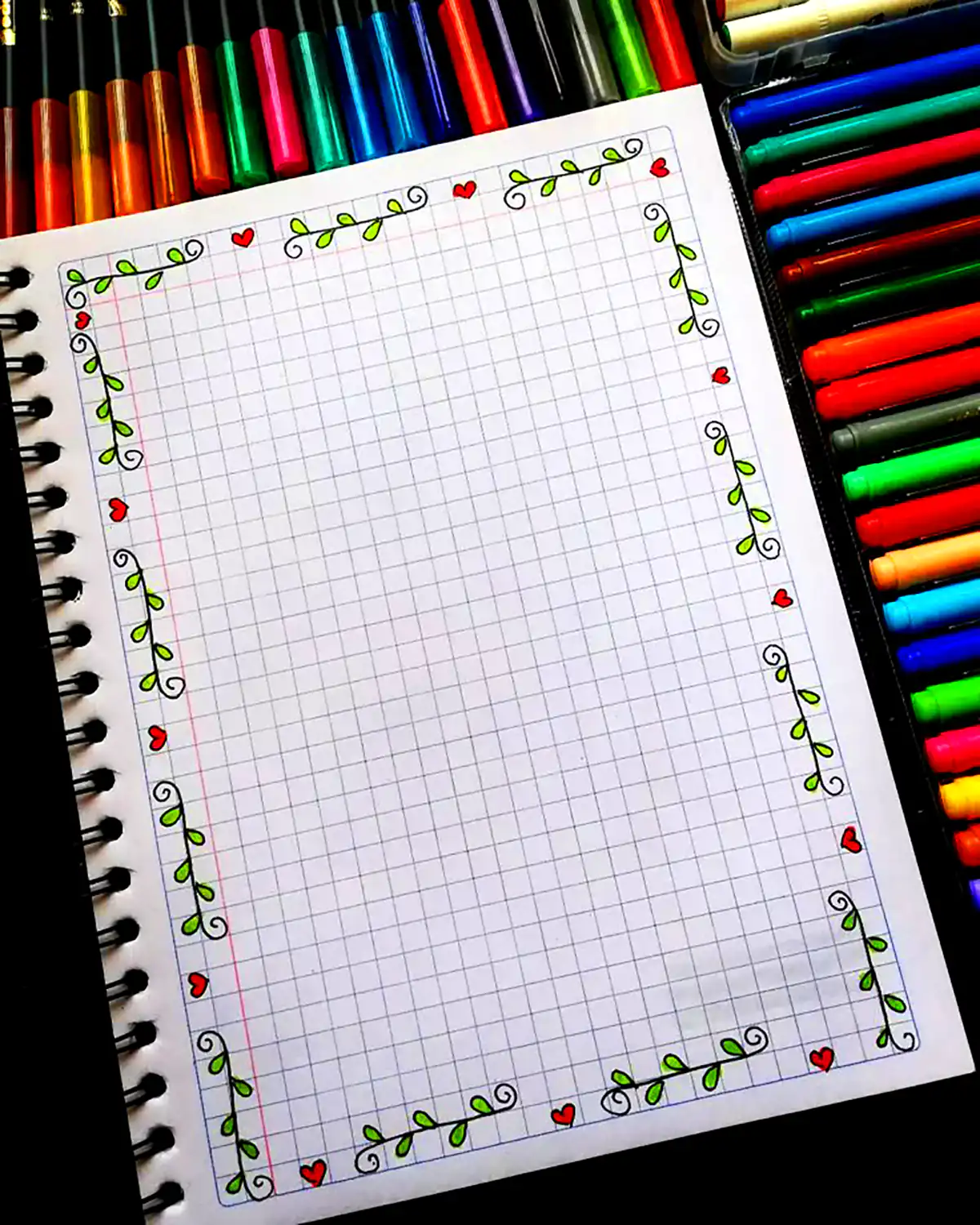حاشیه دفتر ساده مینیمال