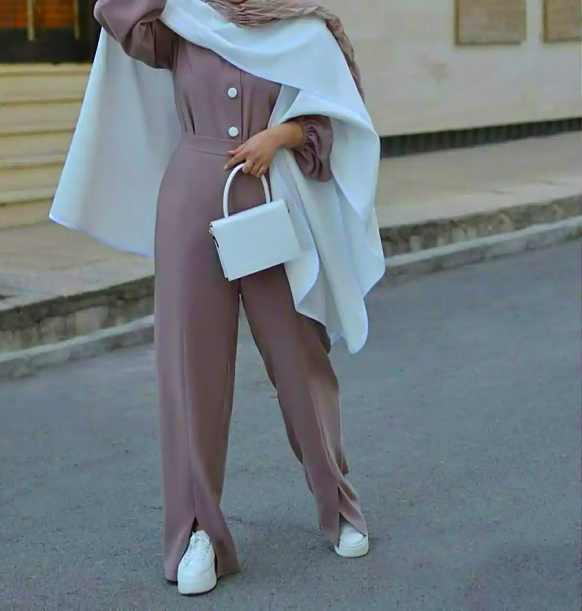 مدل خاص مانتو زنانه (جدیدترین مدل های ترند امسال ۱۴۰۴ - ۲۰۲۵) مدل خاص مانتو زنانه
