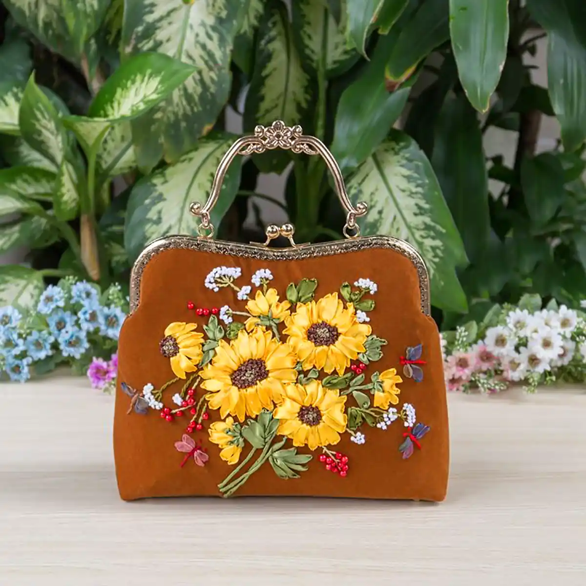 کیف روبان دوزی شده