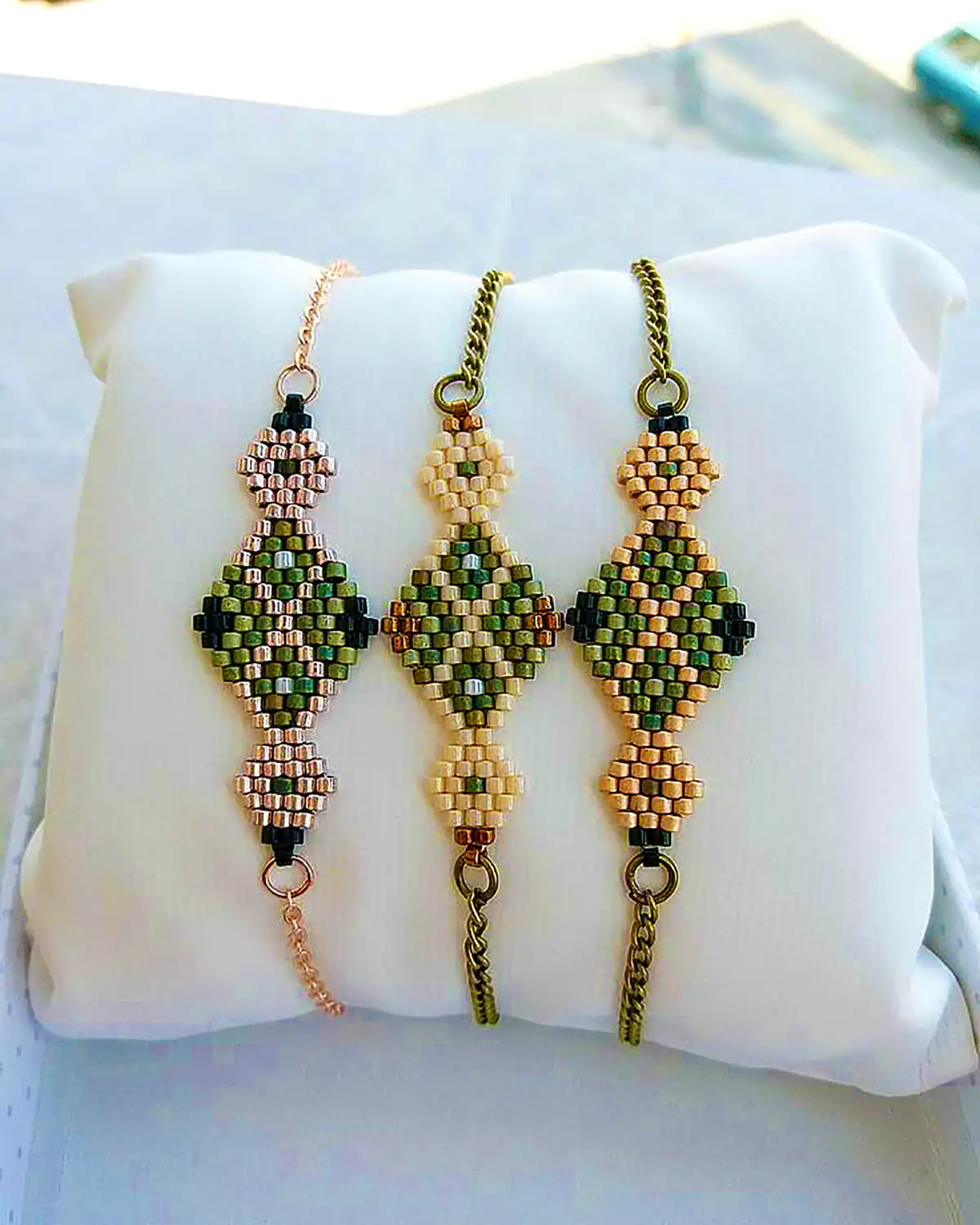 دستبند ژاپنی مهرهای (جدیدترین مدل های ترند امسال ۱۴۰۴ - ۲۰۲۵) دستبند ژاپنی مهره ای