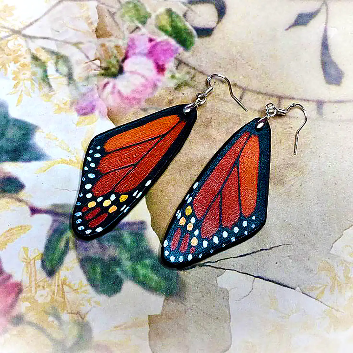 گوشواره کریستالی بال پروانه