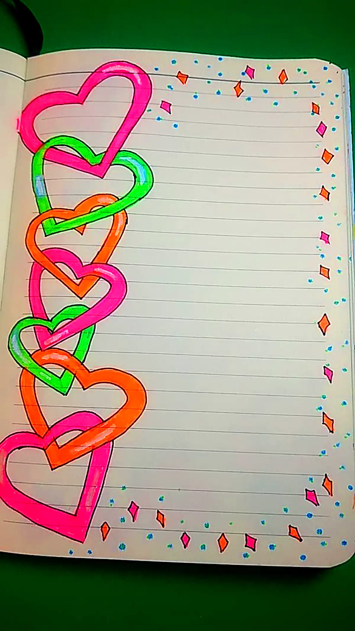 نقاشی ساده دور دفتر