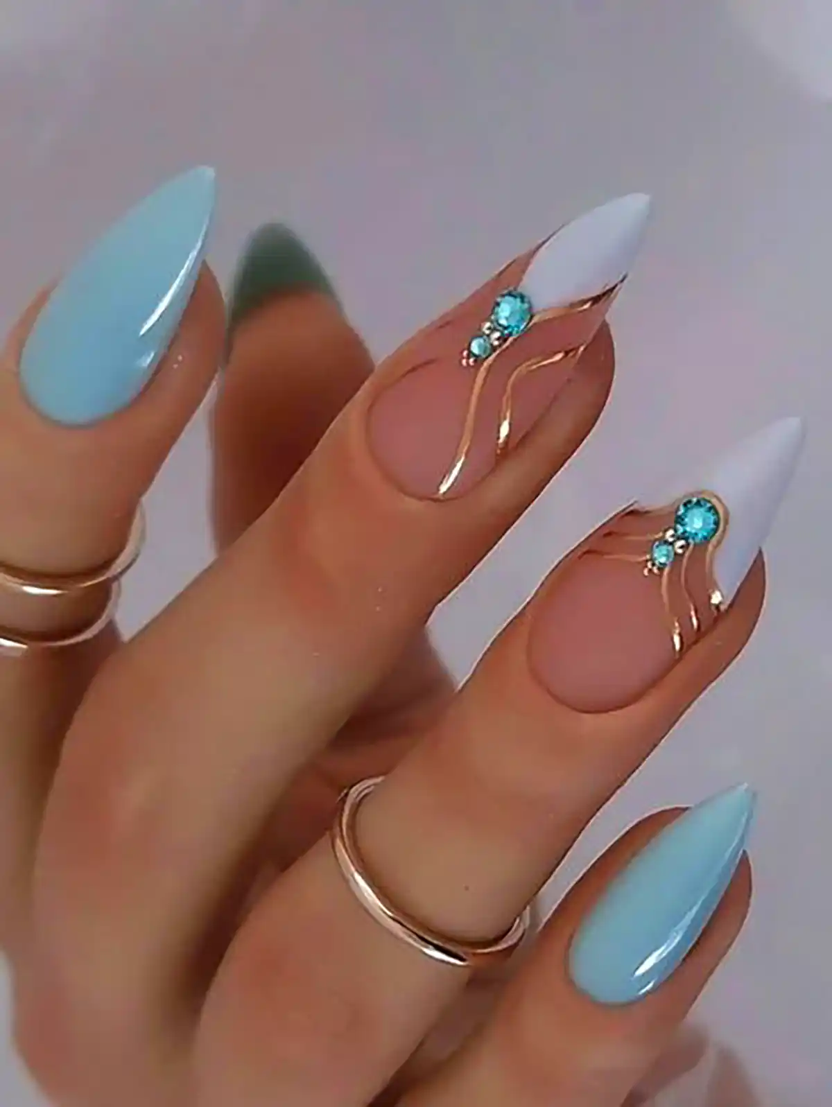 طراحی ناخن مرمری شیک آبی 