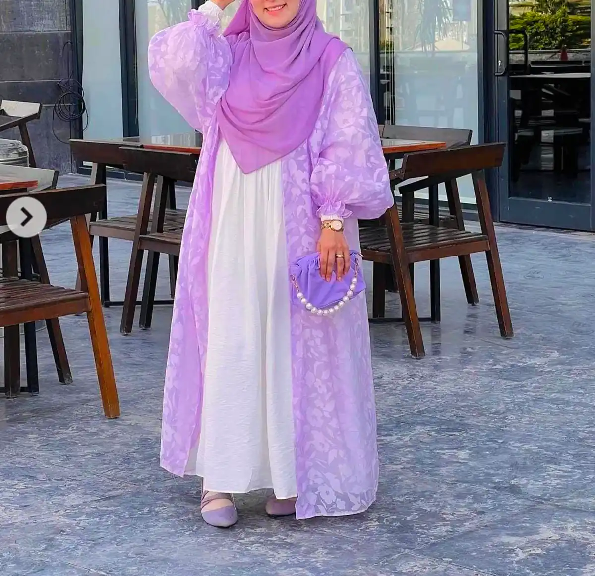 مانتو سفید پرچین (جدیدترین مدل های ترند امسال ۱۴۰۴ - ۲۰۲۵) مانتو سفید پرچین