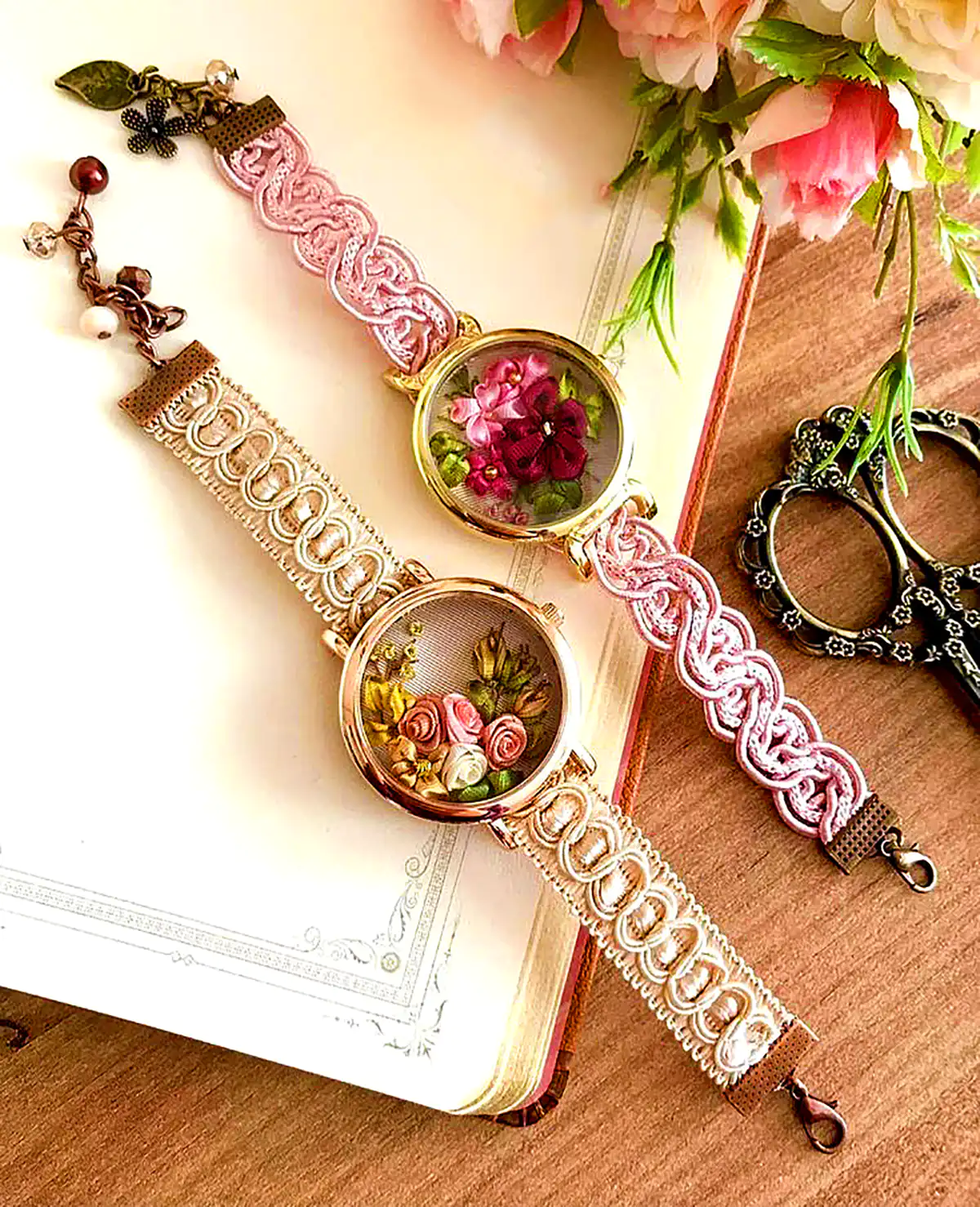 ساعت مچی رنگارنگ شیک