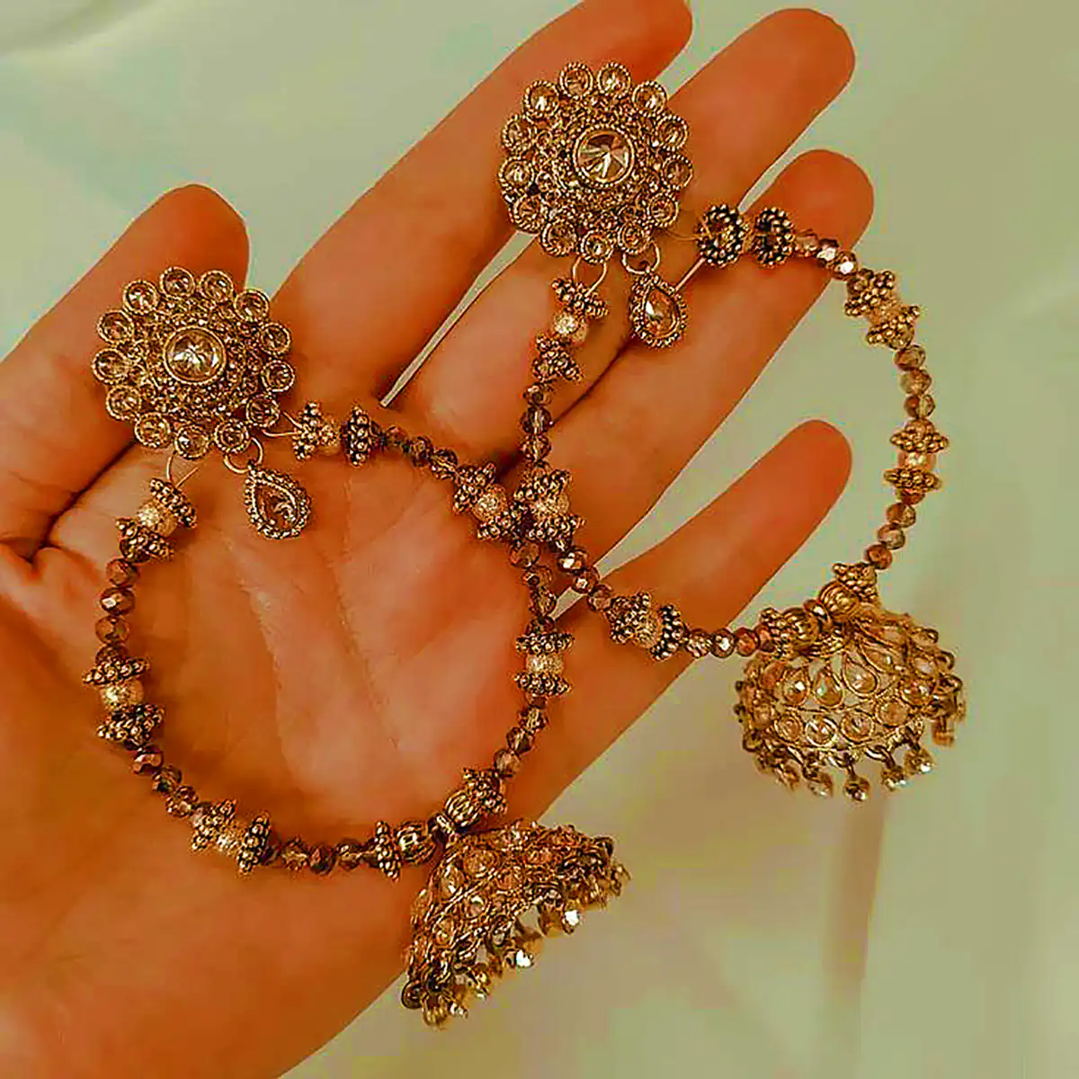 گوشواره حلقه‌ای مینیمال و شاینی