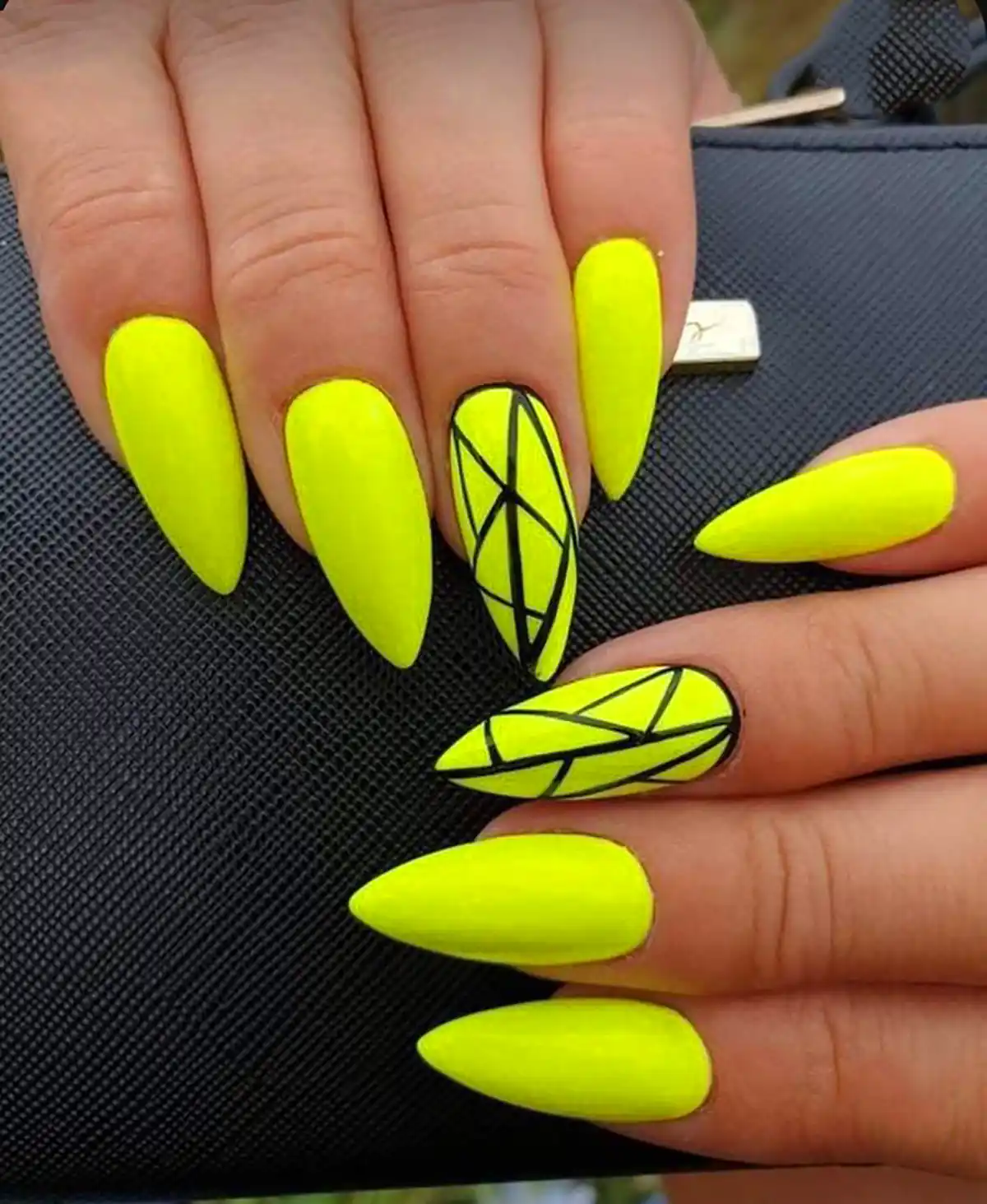 لاکژل سبز نئونی