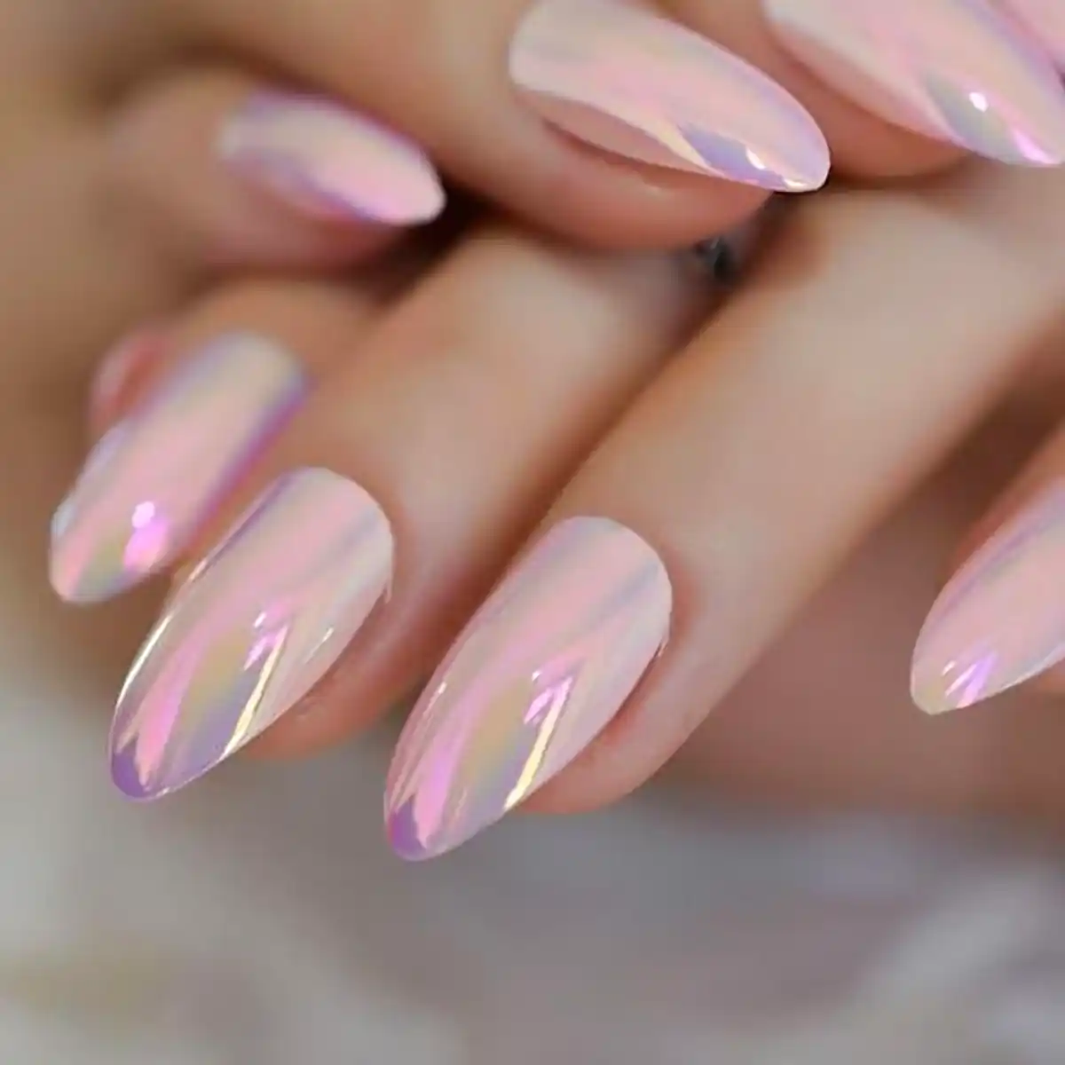 طراحی ناخن هولوگرامی