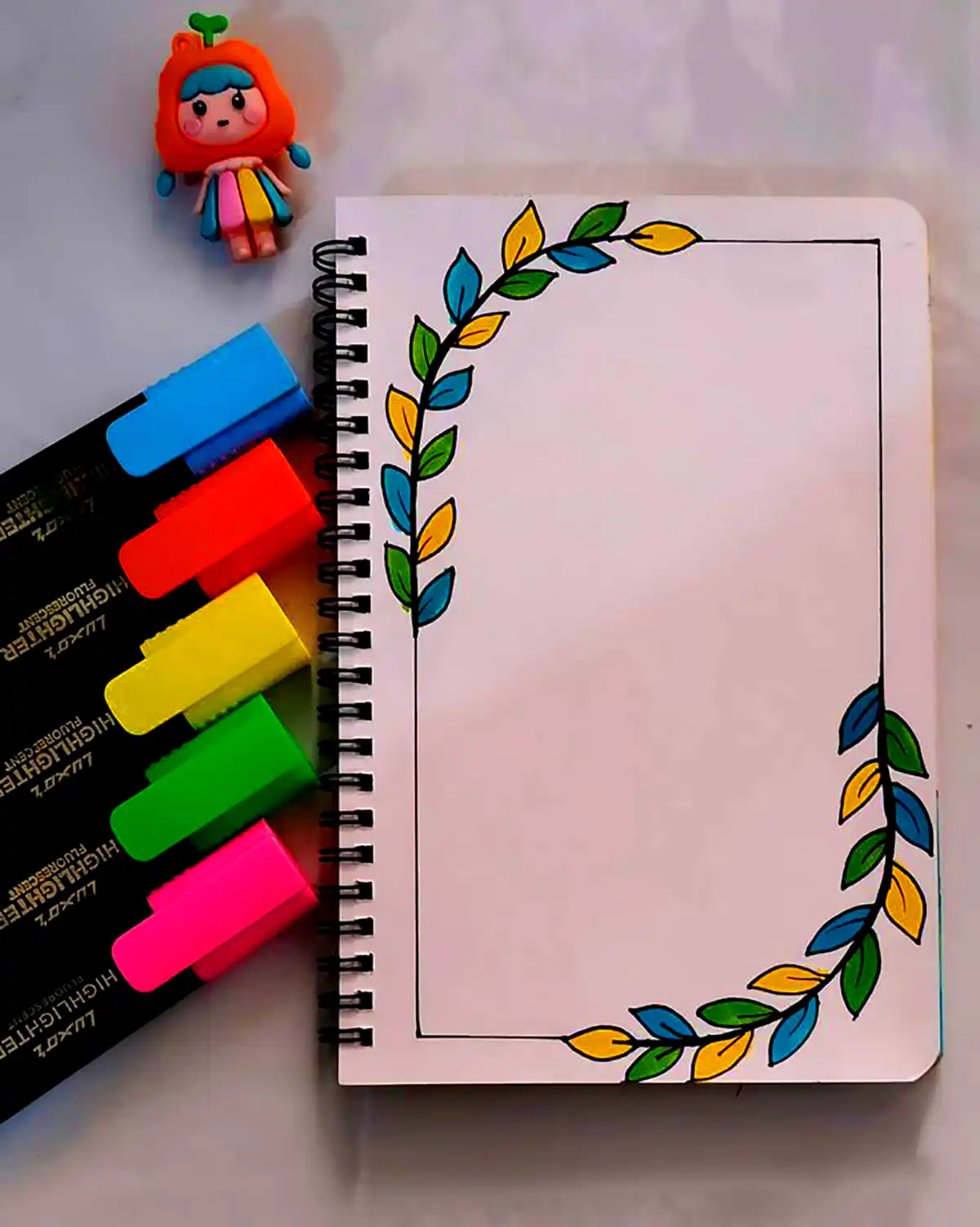 حاشیه دفتر مشق گلدار فانتزی
