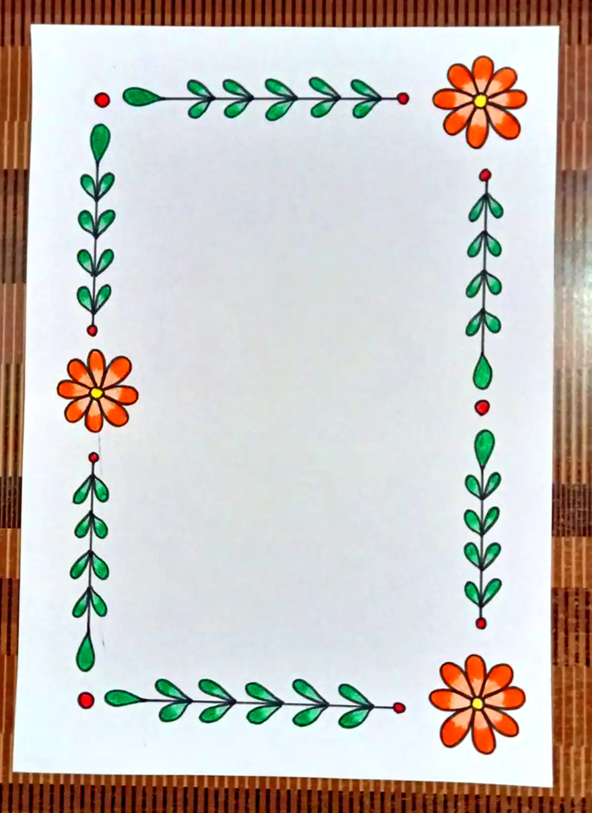 حاشیه دفتر مشق گلدار فانتزی