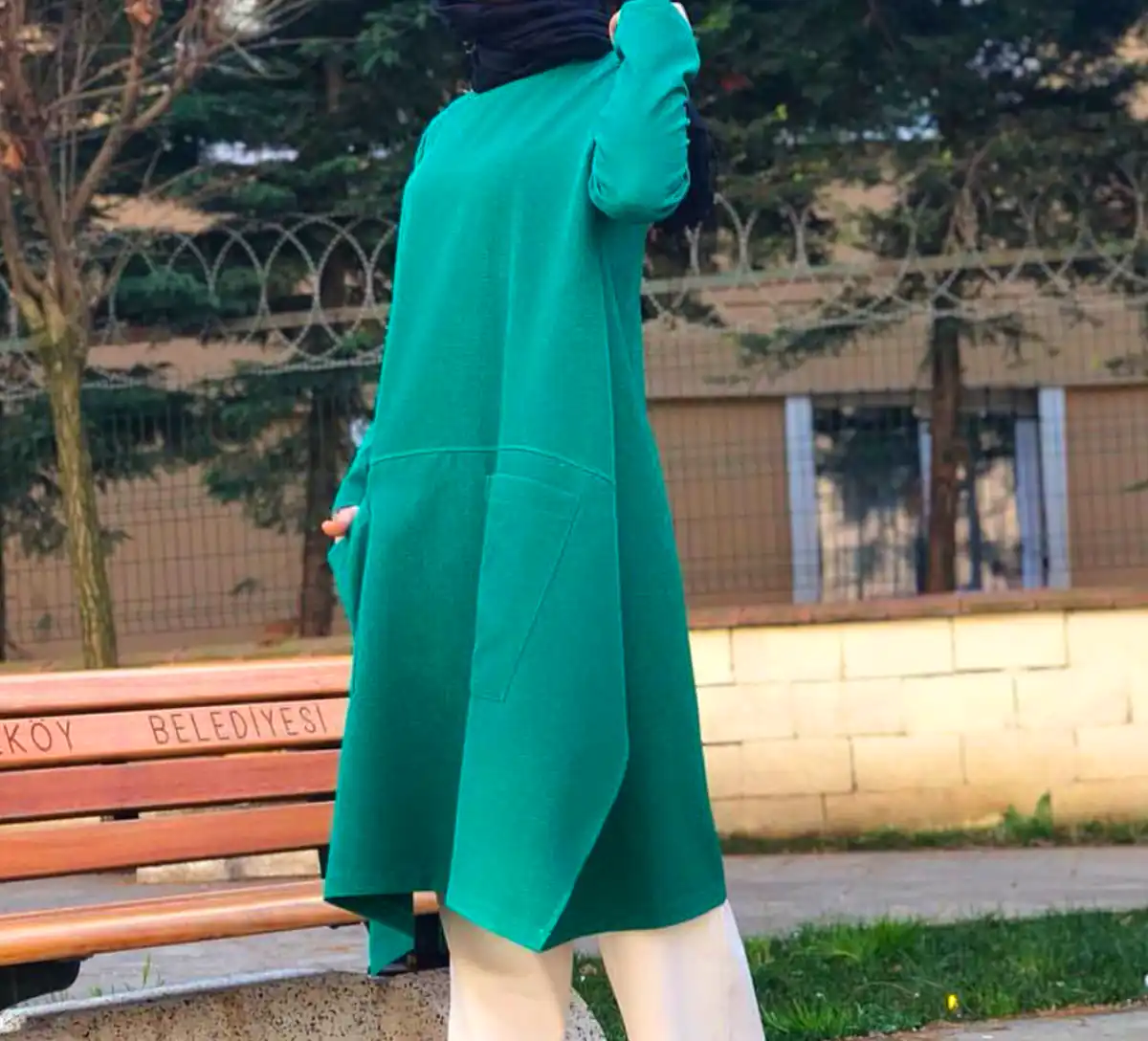 مانتو پشمی پاییزی (جدیدترین مدل های ترند امسال ۱۴۰۴ - ۲۰۲۵) مانتو پشمی پاییزی