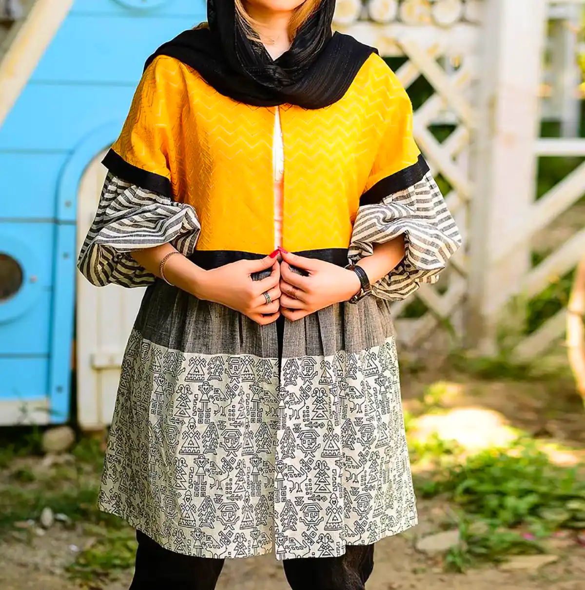 مانتو گلدار رنگی (جدیدترین مدل های ترند امسال ۱۴۰۴ - ۲۰۲۵) مانتو گلدار رنگی