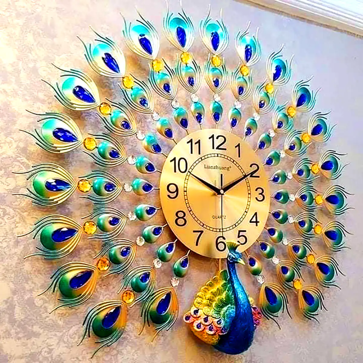 ساعت شیک طرح طاووس