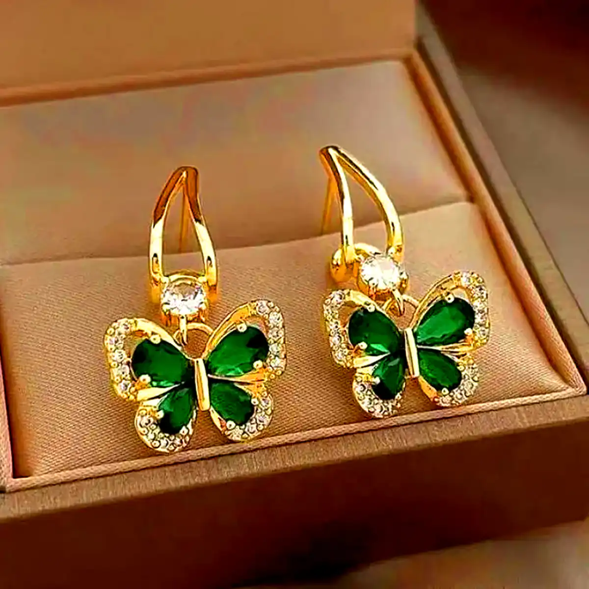 گوشواره زمردی لاکچری