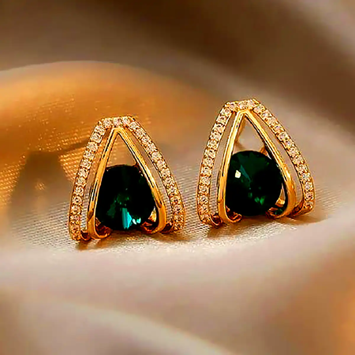گوشواره زمردی لاکچری
