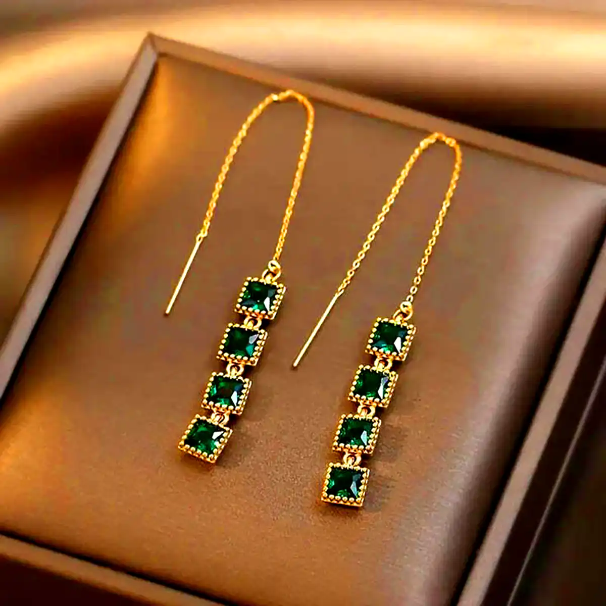 گوشواره زمردی لاکچری