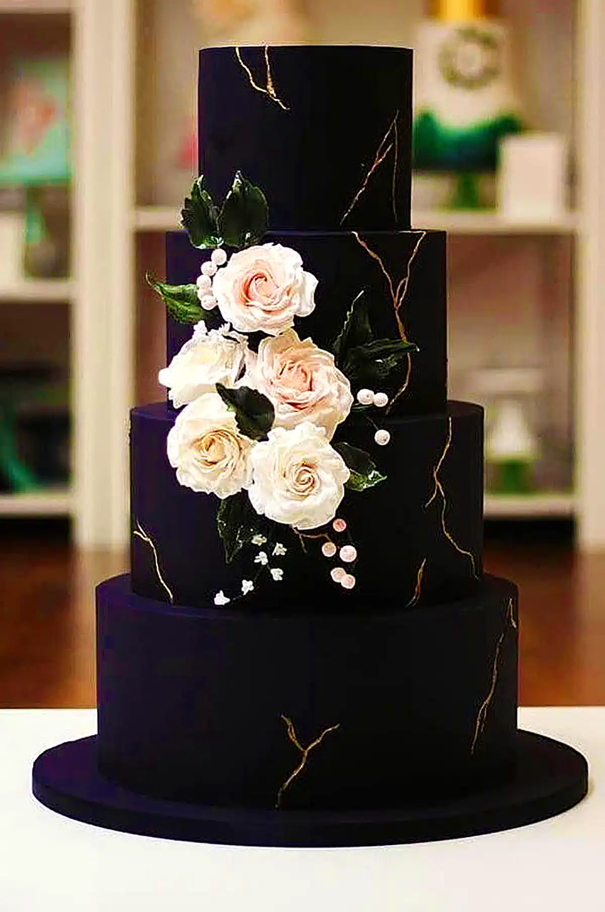 کیک ساده مغزدار مشکی