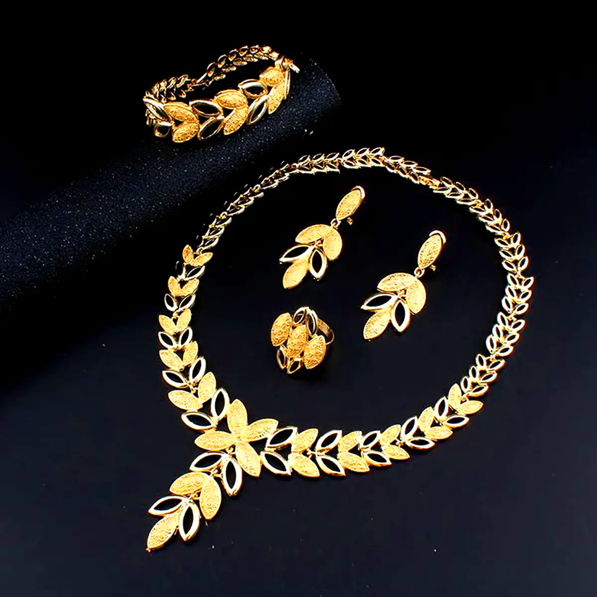 سرویس طلای عروس