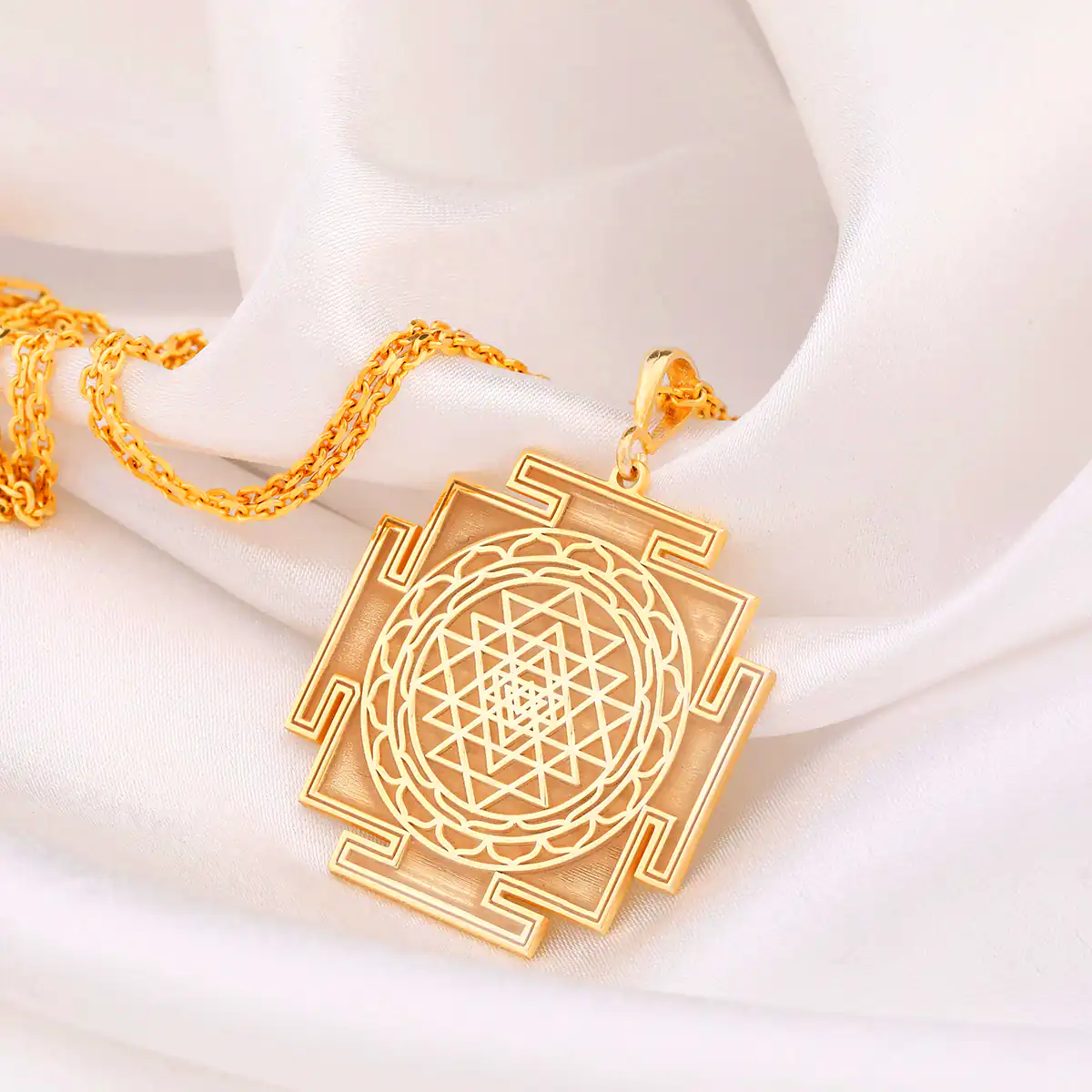 تو گردنی آویز هندسی