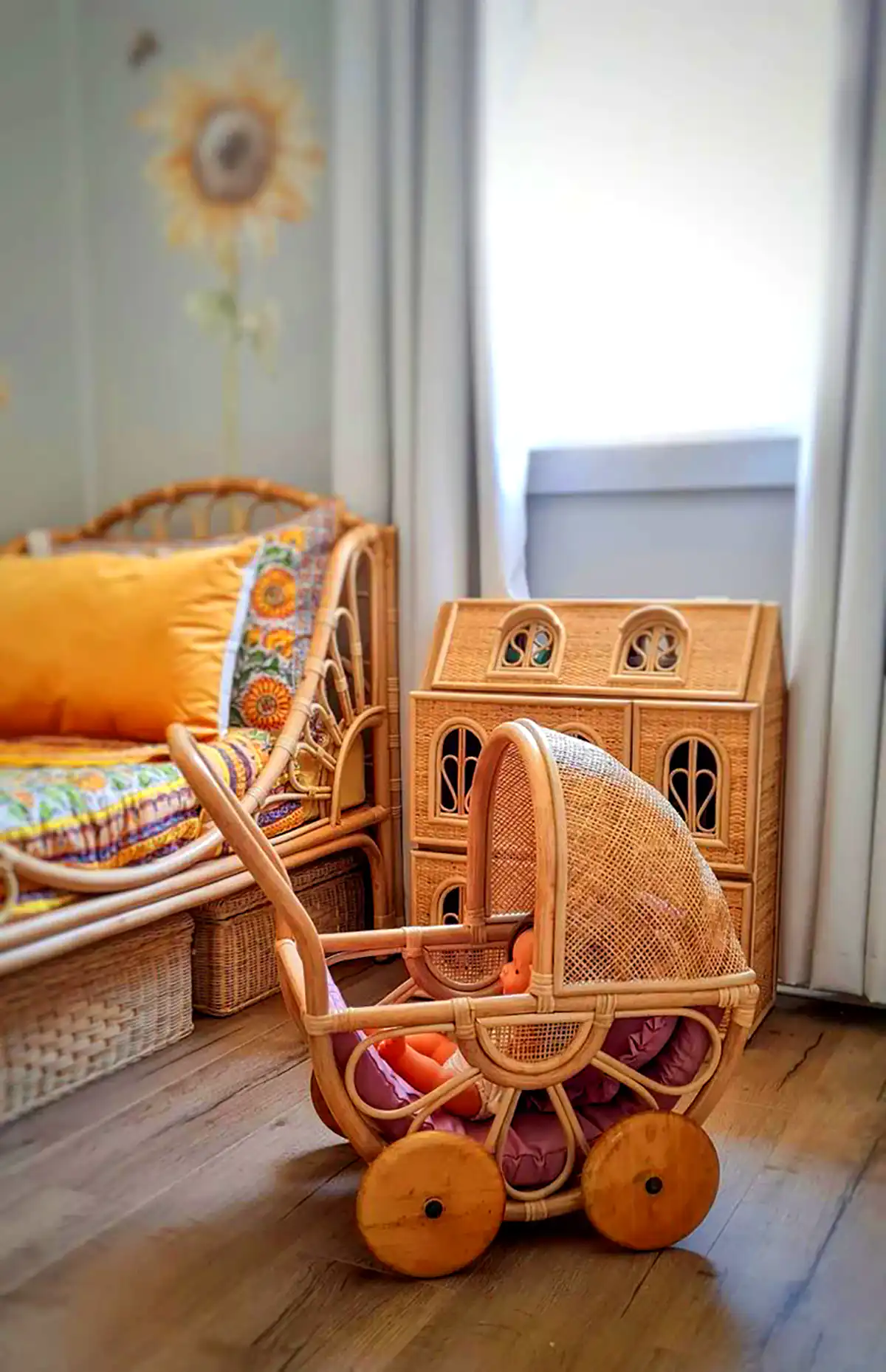کالسکه حصیری کودک