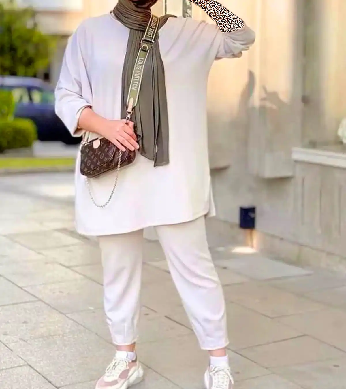 ست مانتو شلوار سفید مجلسی